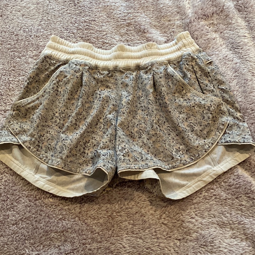 grey and cream lululemon shorts
